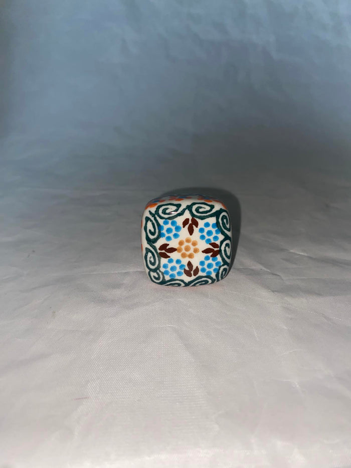 Blue Dot Flower Square Wine Stopper - Shape 832 - Pattern Blue Dot Flower