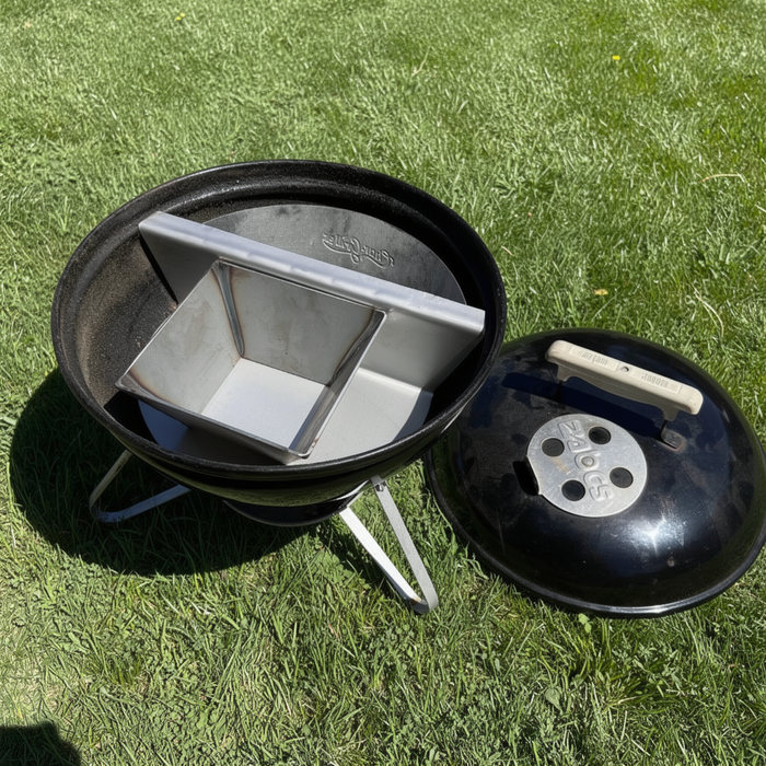 weber Smokey Joe fitted with an Offset plate and mini kettle kone