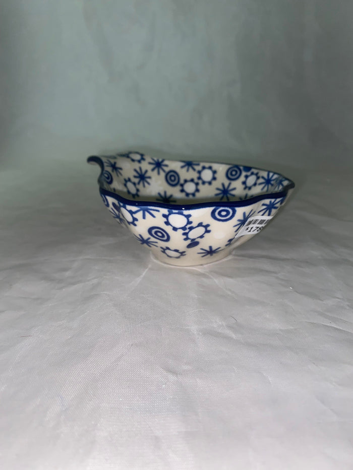 Snowflake Seashell Condiment Dish - Shape- B17 - Pattern Snowflake